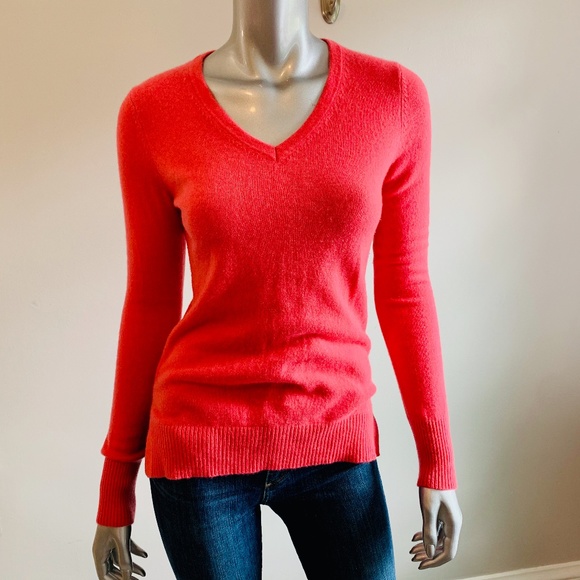 Saks Fifth Avenue Sweaters - Saks Fifth Avenue NWT Pink Cashmere Sweater